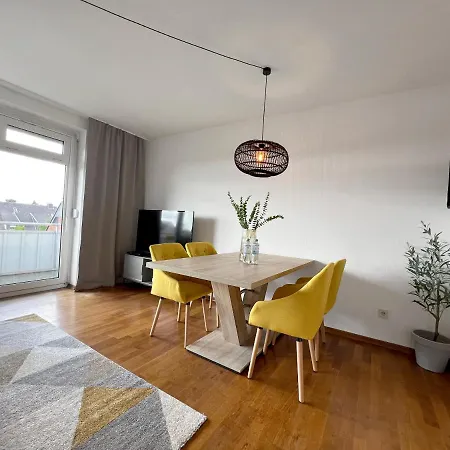Beautiful 2-room With Balkony In Διαμέρισμα